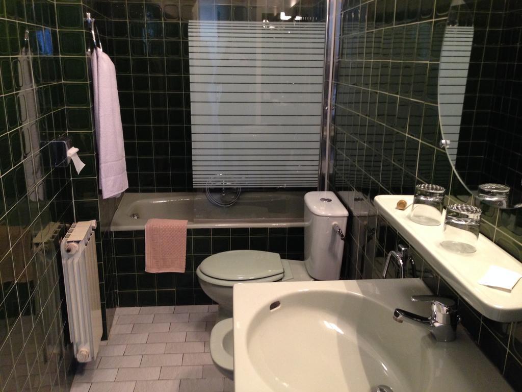 Revotel Hotel 2*