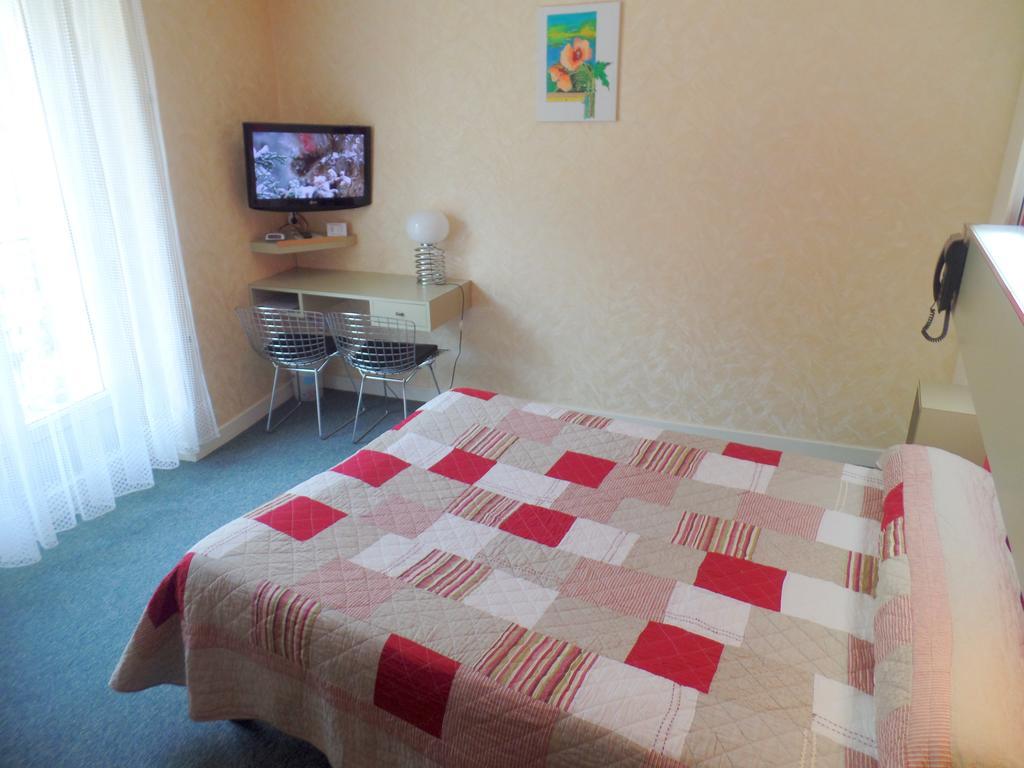 Revotel Hotel 2*