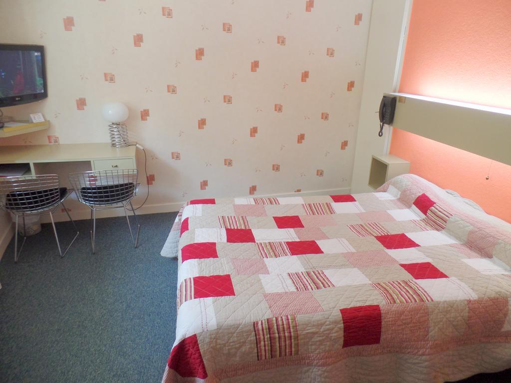 Hotel Revotel 2*
