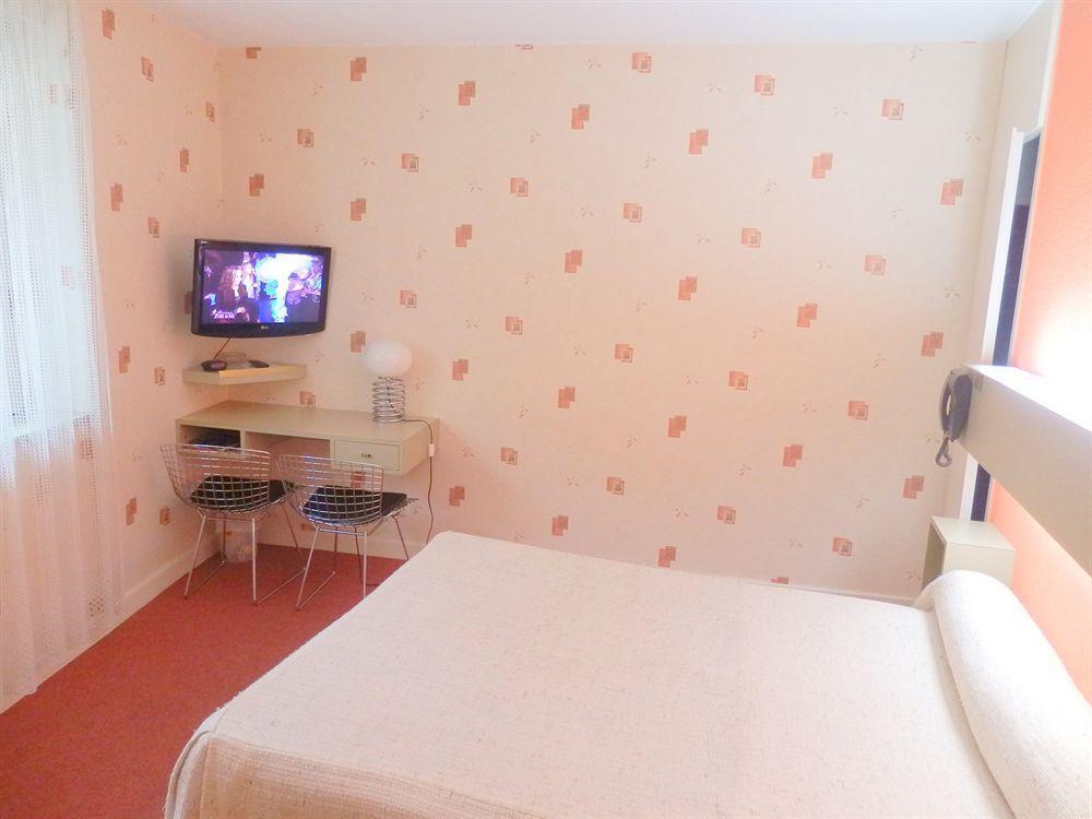 Revotel 2*