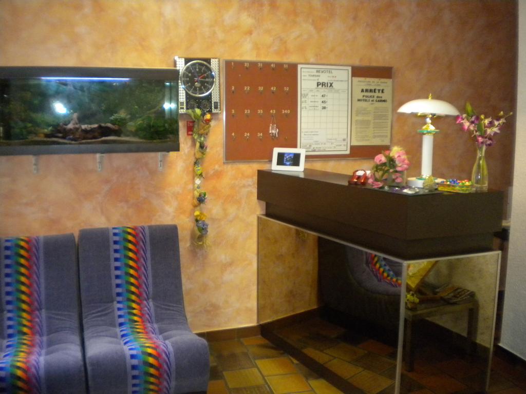 Hotel Revotel 2*