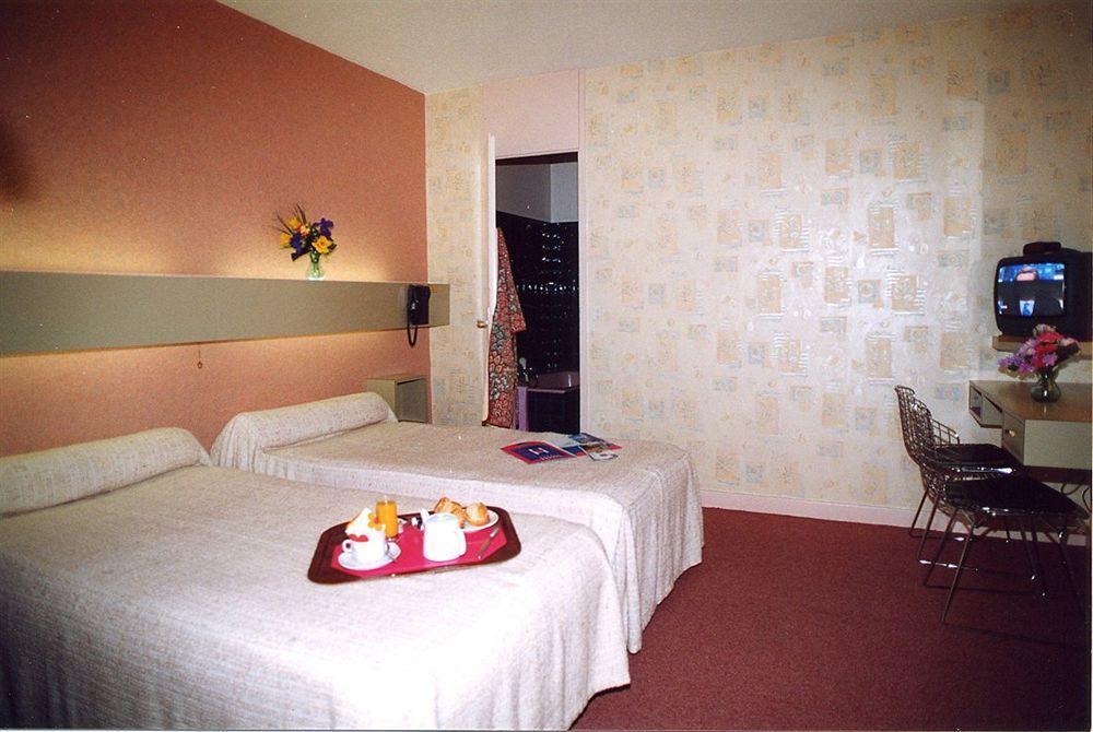 Revotel Hotel