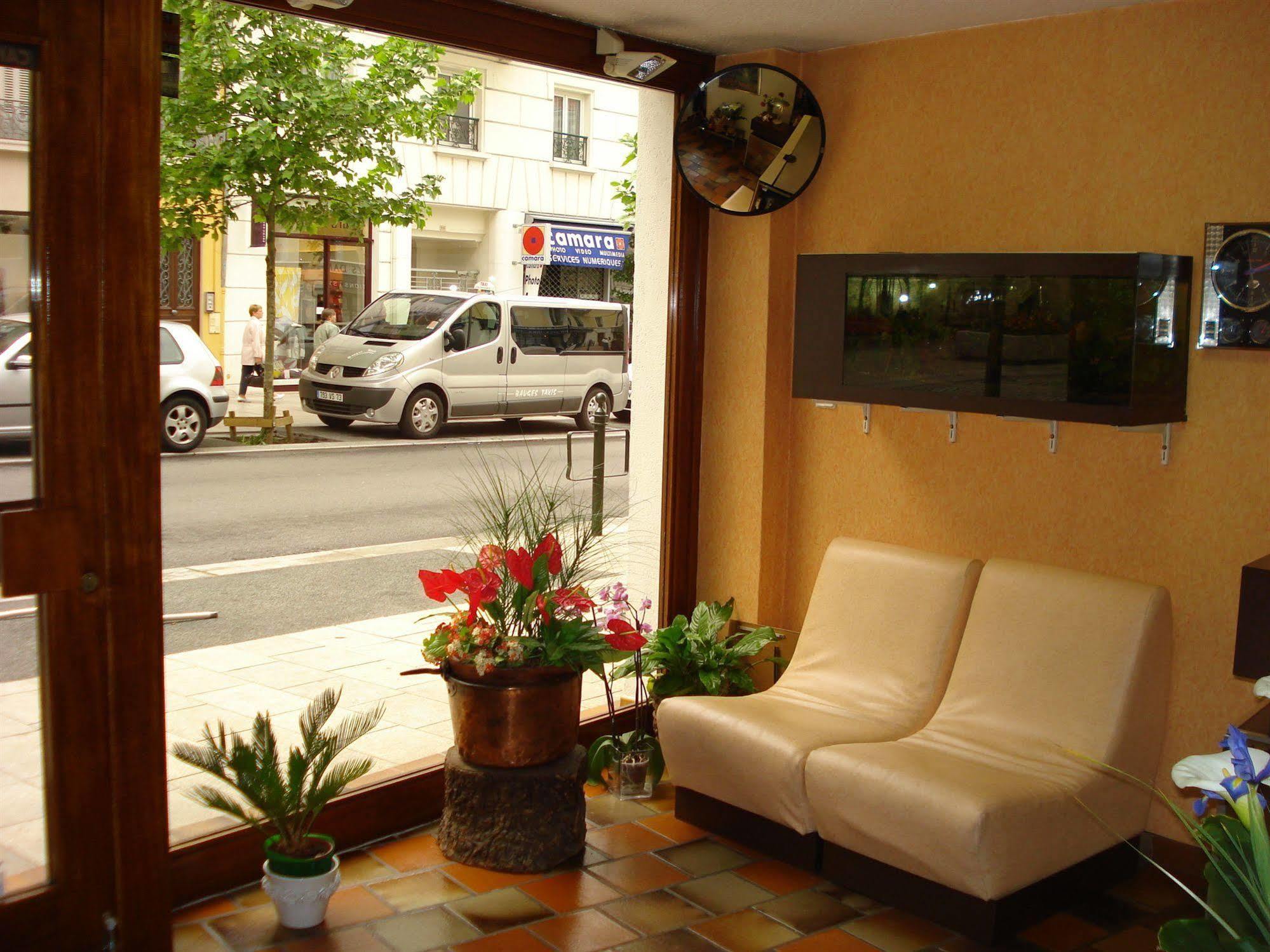 Revotel 2* Aix-les-Bains