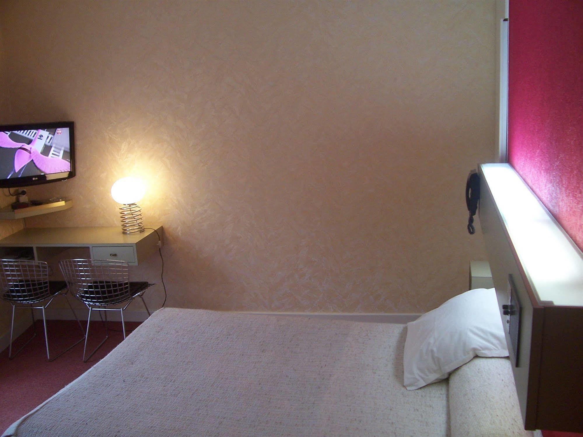 Revotel 2*